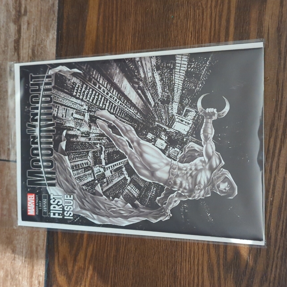 First Issue/Variant Edition Moon knight Comic book